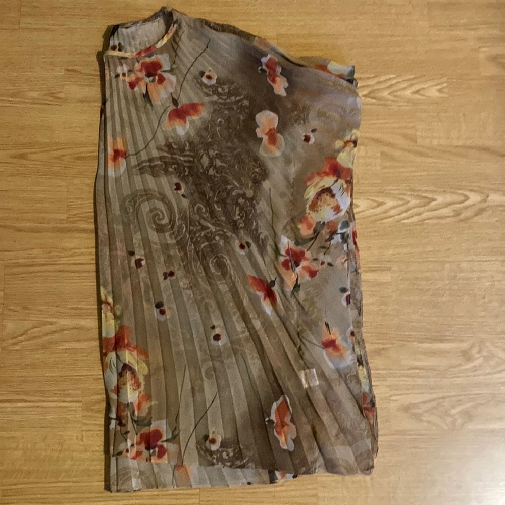 Loose Flowing Sheer Top with Pleats